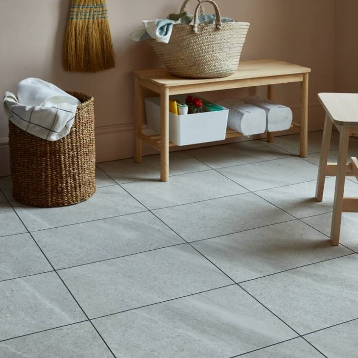 AR0SMA37 – Ratley Stone in Uniform Tile laying pattern with 3mm Stria Volcanic stripping - AR0SMS42 - Social - April - 2